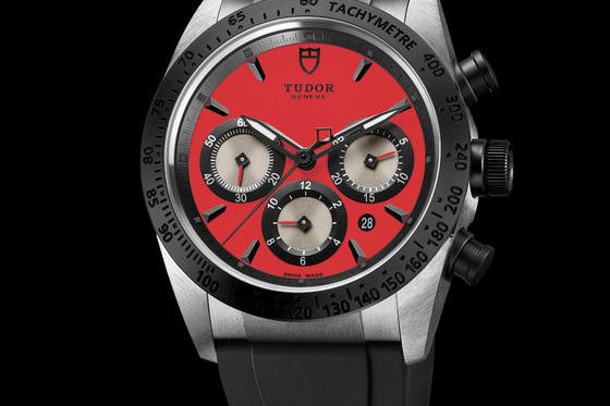 42010n_tudor_fastrider_chronograph_red_packshot_square