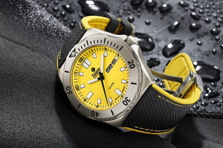 7seas yellow great Tutima M2 Seven Seas in yellow signal and titanium.