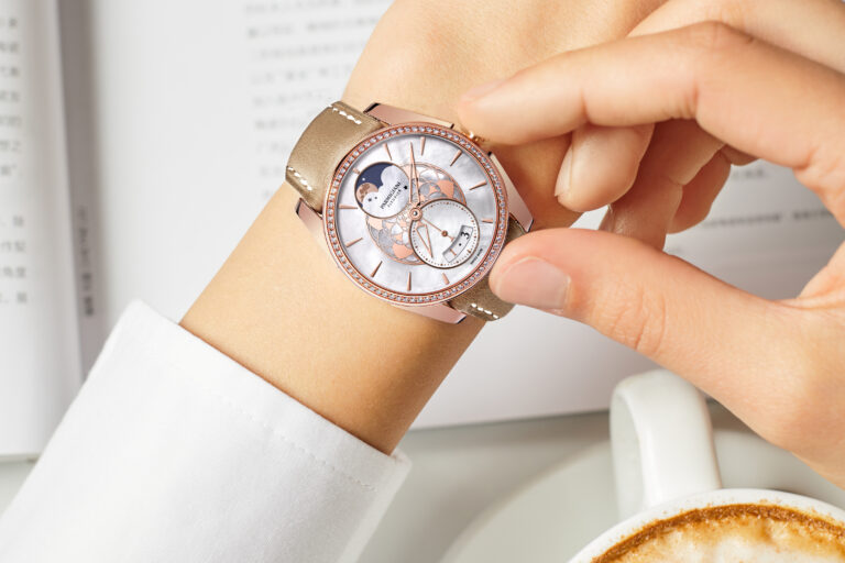 tonda-metropolitaine-selene-rose-gold_26 Parmigiani Fleurer Tonda Métropolitaine Selene in 18-karat rose gold -- Pre-SIHH 2019.