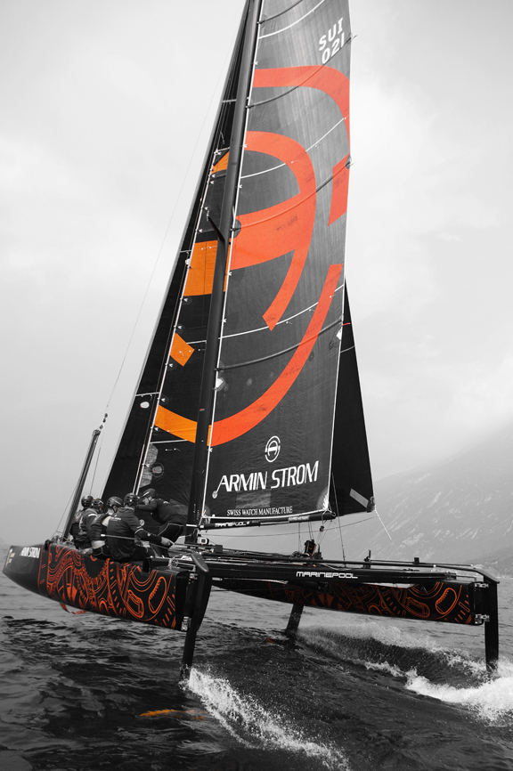 The black and orange colors of the Armin Strom Sailing watch reflect the Sails of the team 