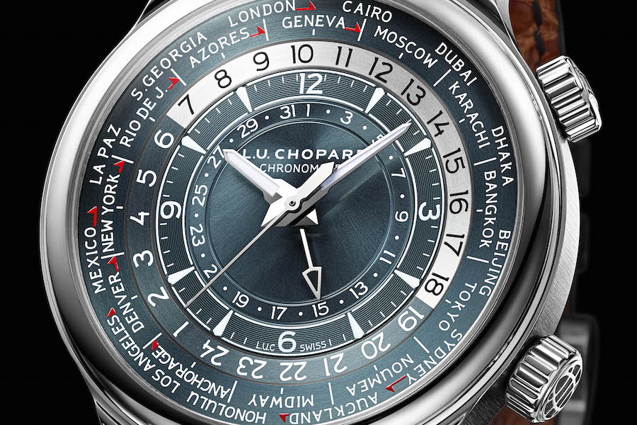 The dial offers a wealth of information including day and night indicator around the world. 