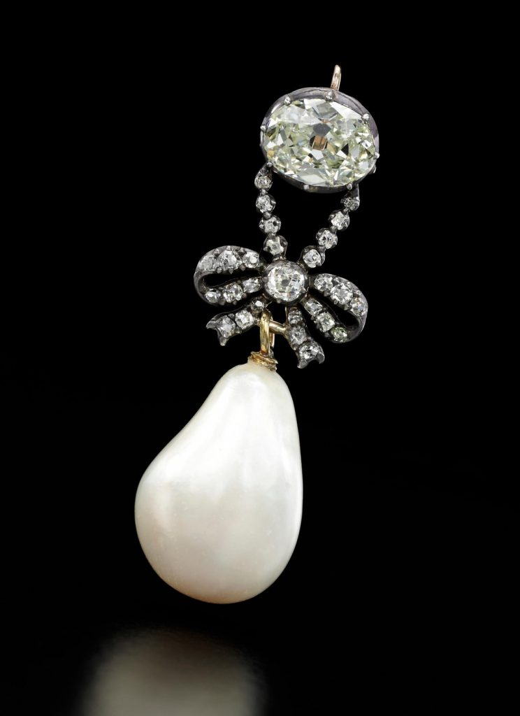 Marie Antoinette's never before seen natural pearl and diamond pendant up for auction. 