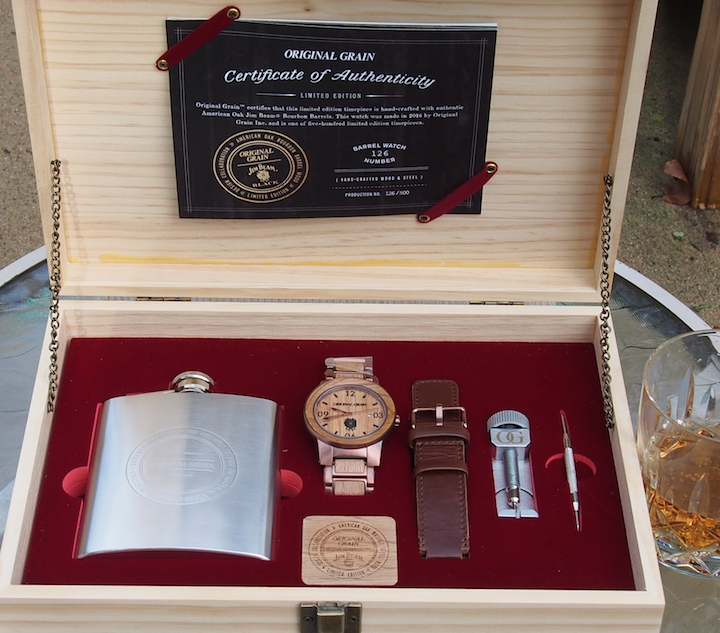The Original Grain Jim Beam Gentlemen's kit includes the watch with bracelet, leather strap, changing tools, flask, authenticity certificate and more.
