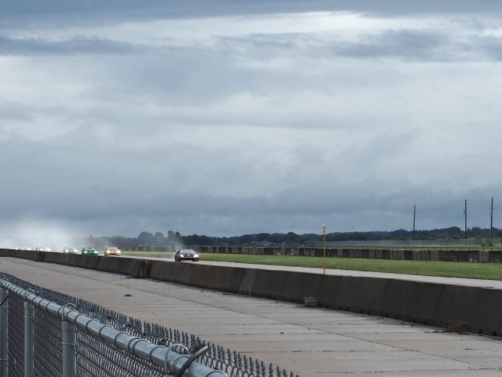 A few of the races took place in the rain at Sebring. You can see the cars spraying water as they race throught puddles (photo: C) R. Naas) 