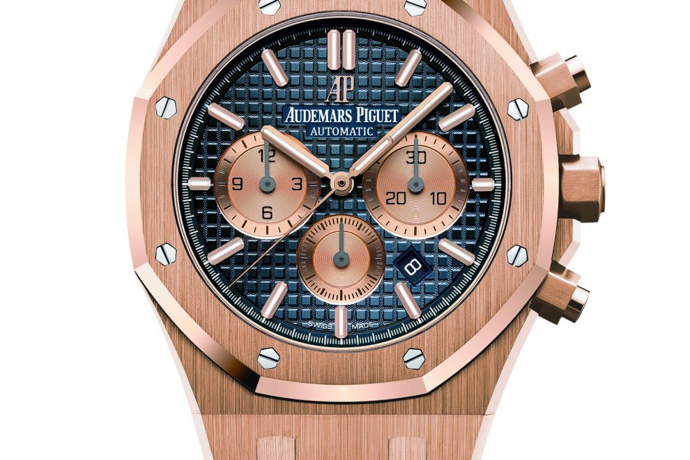 RO_26331OR-OO-D315CR-01_SDT_PR(CMYK) Royal Oak Chronograph in rose gold with stunning blue dial.