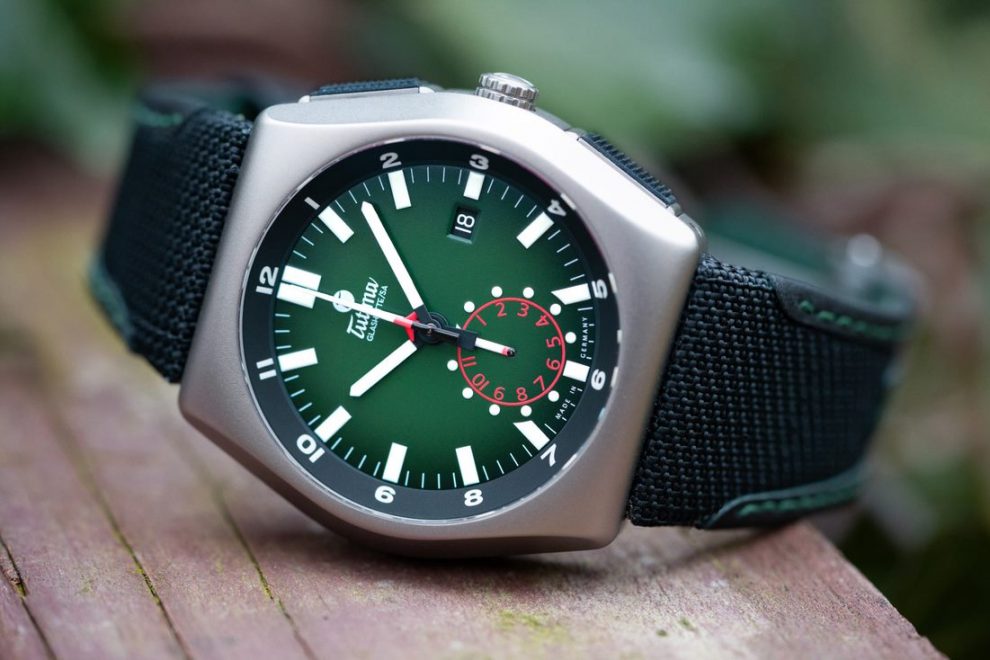 ccomando side green Tutima M2 Commando Chronograph