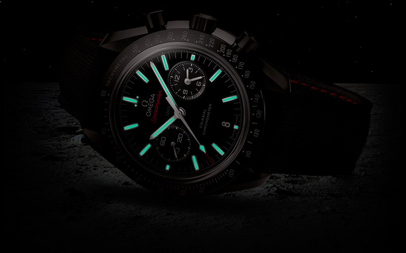 Thanks to special coatings, the time is highly visible in dark of night. 