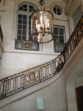 The glamorous entry way of Petit Trianon. 