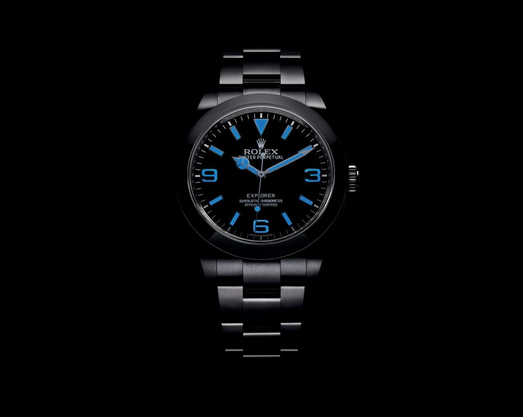 The watch offers a proprietary blue Chromalight luminescence. 